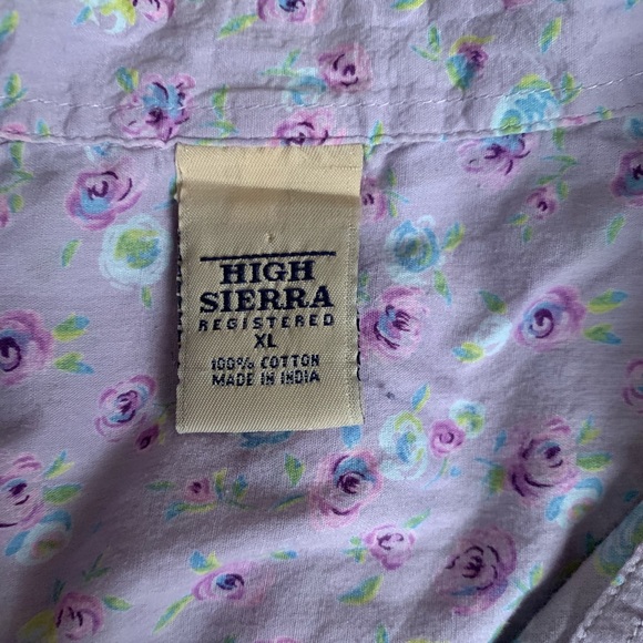 🆕 Vintage purple floral button up top - Picture 6 of 6